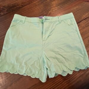 ✨Crown & Ivy Mint Scalloped Shorts